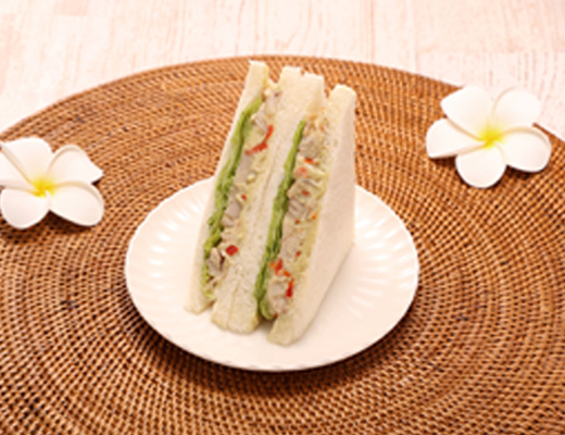 旨さ広がる!グリーンカレーサンド