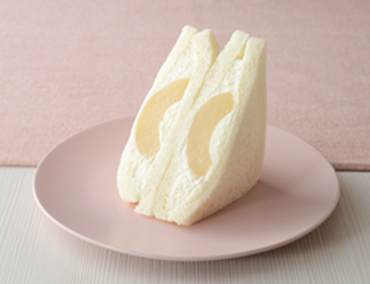 1/2個分の白桃&ホイップサンド