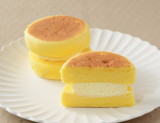 厚焼きスフレ　奥久慈卵の卵黄入りカスタードホイップ