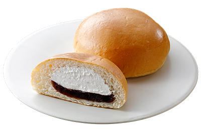 たっぷりホイップあんぱん（滋賀県産牛乳入りホイップ）