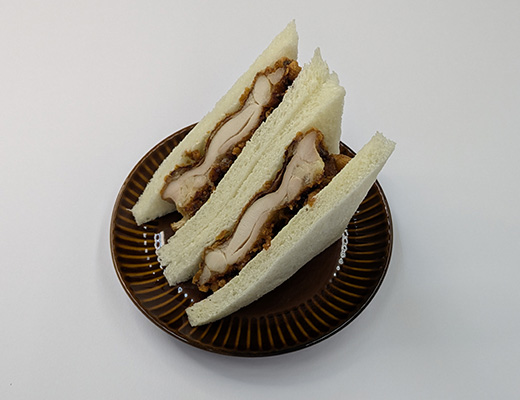 鶏唐揚げサンド（味マルジュウ使用）