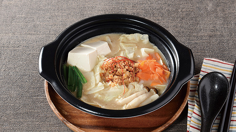 ローソン　1/2日分の野菜が摂れる ごま豆乳担々鍋