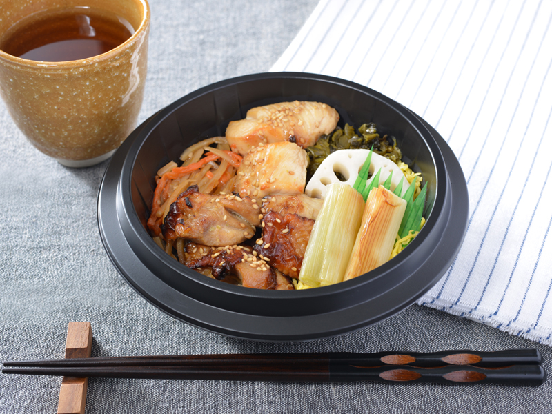 熊本県産うまかハーブ鳥の柚子胡椒焼鳥丼