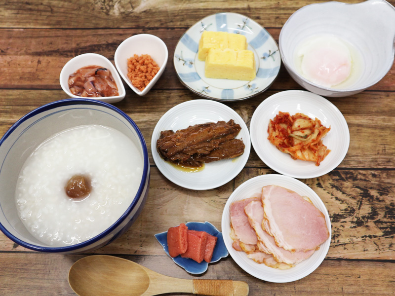 『小皿おかゆ朝食』