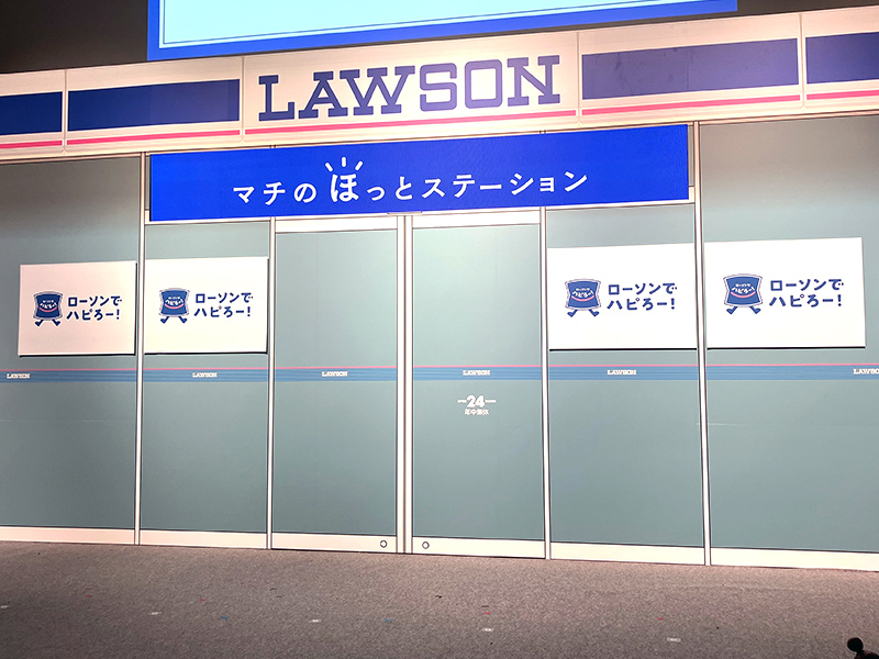 お店を再現したステージ