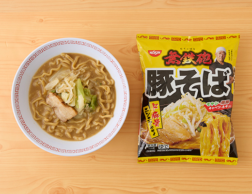 日清食品冷凍　無鉄砲　豚そば