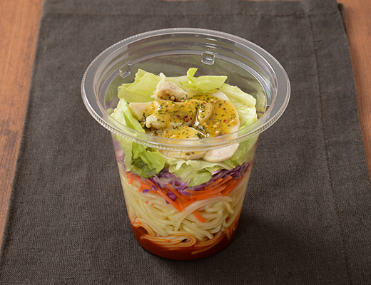 振っておいしいパスタサラダ　トマトバジルチキン
