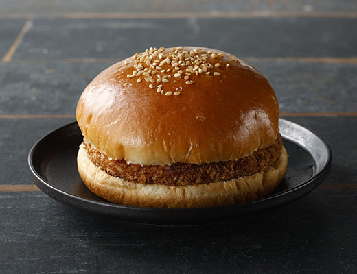 風来坊監修　手羽先唐揚風チキンカツバーガー